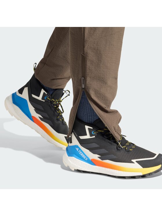 adidas adidas Spodnie outdoor 161513 Zielony Regular Fit