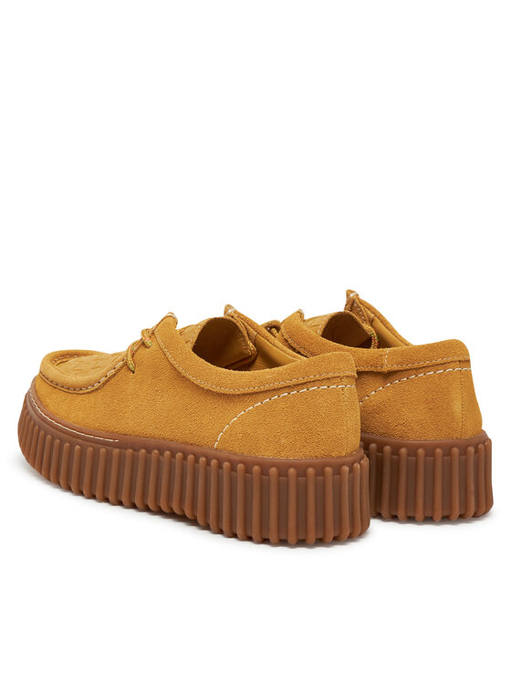 Clarks Clarks Pusbačiai Torhill Bee 26181188 Auksinė