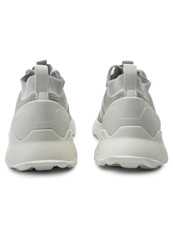 Adidas questar rise online