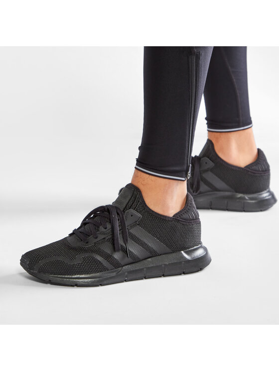 adidas adidas Sneakersy Swift Run X FY2116 Czarny