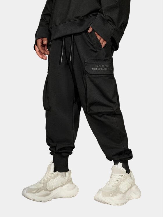 MADE BY SOCIETY MADE BY SOCIETY Spodnie materiałowe Cargo Born From The Streets - P18001 Czarny Basic Fit