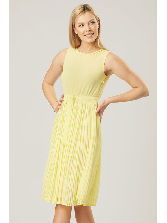 QUIOSQUE QUIOSQUE Každodenné šaty BRAID MIDI DRESS Žltá Regular Fit