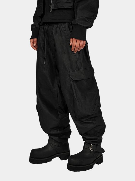 MADE BY SOCIETY MADE BY SOCIETY Spodnie materiałowe HEAVY TOUCH Pants - P17819 Czarny Basic Fit