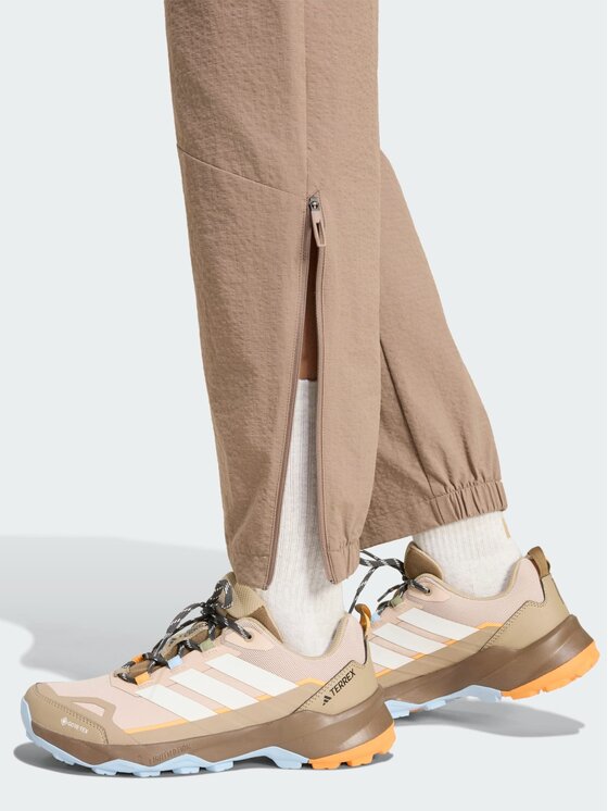 adidas adidas Spodnie outdoor 161749 Brązowy Regular Fit