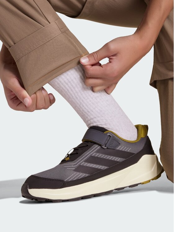 adidas adidas Spodnie outdoor 162739 Brązowy Regular Fit