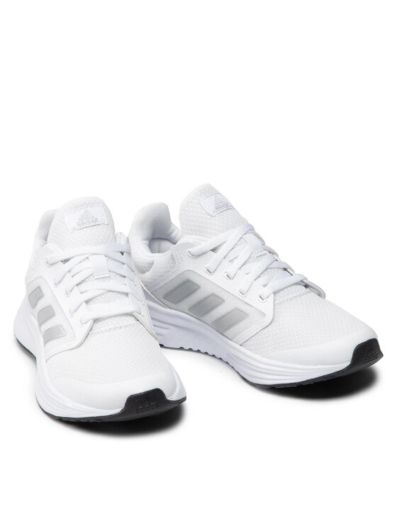 adidas adidas Tekaški čevlji Galaxy 5 G55778 Bela