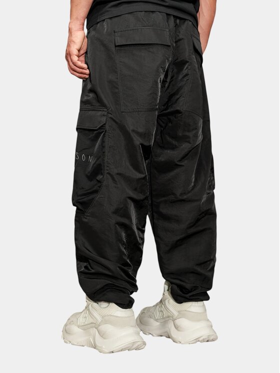 MADE BY SOCIETY MADE BY SOCIETY Spodnie materiałowe LOW - P17746 Czarny Basic Fit