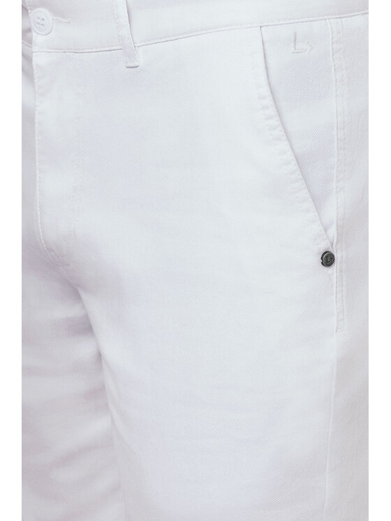 Lancerto Lancerto Szorty materiałowe Vaasa SZO082125000009 Biały Regular Fit