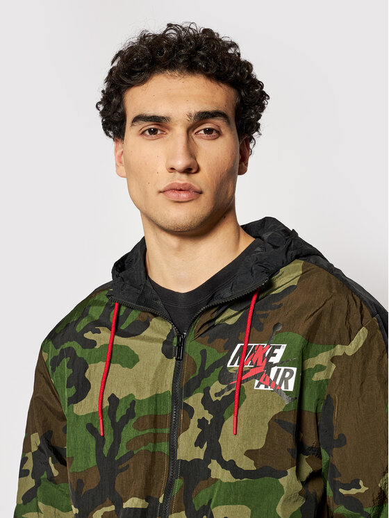 Nike Nike Kevad-sügis jope Air Jordan Jumpman Classics Windbreaker Camo CU2030 Roheline Standard Fit