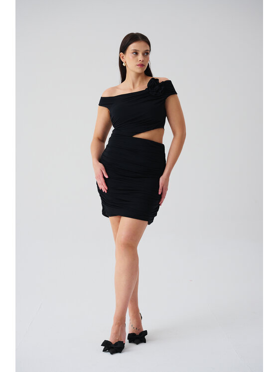 ROSE AVENUE ROSE AVENUE Sukienka elegancka SUKIENKA LILA Czarny Regular Fit