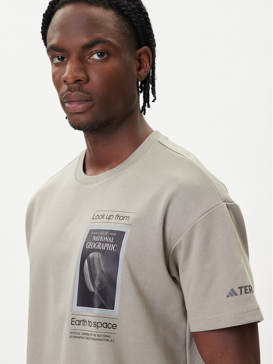 adidas adidas Marškinėliai National Geographic KC2350 Smėlio Loose Fit