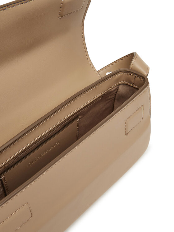 Calvin Klein Jeans Calvin Klein Jeans Ročna torba Belted Small Shoulder Bag LV04K3110G Bež