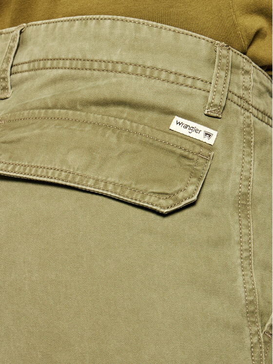 Wrangler Wrangler Pantalon scurți din material Cargo W15DKC275 Verde Regular Fit
