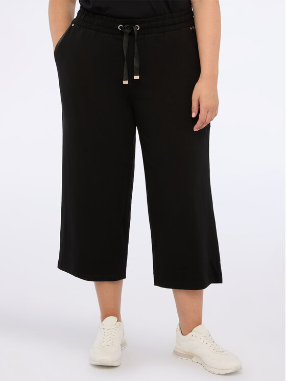 Fiorella Rubino Fiorella Rubino Pantaloni di tessuto P830L002204N033 Nero Cropp Fit