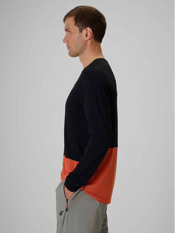 4F 4F Koszulka techniczna TREKKING Czarny Regular Fit