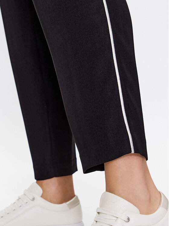 Armani Exchange Armani Exchange Pantaloni di tessuto 6RYP05 YN4LZ 1200 Nero Regular Fit