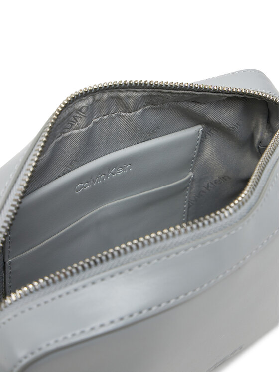 Calvin Klein Calvin Klein Kabelka Embossed Logo Camera Bag K60K612555 Šedá
