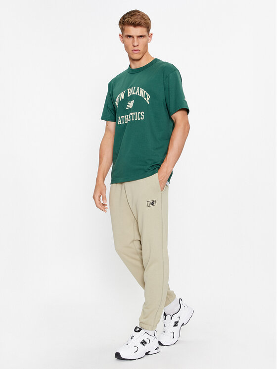 New Balance New Balance Spodnie dresowe NB Essentials Sweatpant MP33509 Zielony Regular Fit