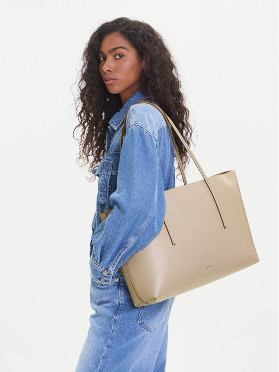 Calvin Klein Calvin Klein Дамска чанта Foil Logo Tote W/Pouch LV04F3274G Бежов