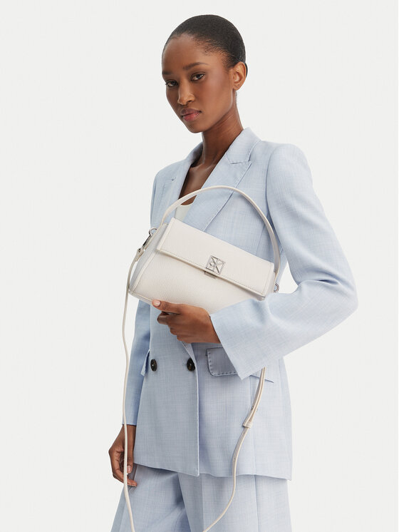 Calvin Klein Calvin Klein Kabelka Emblem Hw Pebble Shoulder Bag 25 LV04F3425G Biela