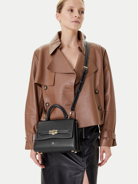 Aigner Aigner Ročna torba Farah S 133071 Črna