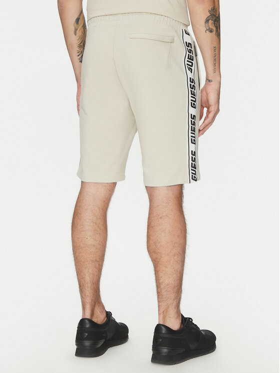 Guess Guess Spordišortsid Z2YD02 K6ZS1 Ekrüüvärv Regular Fit