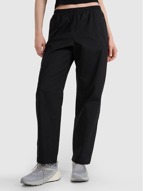 4F 4F Bavlnené nohavice 4FRSS25TTROF1448-20S Čierna Relaxed Fit
