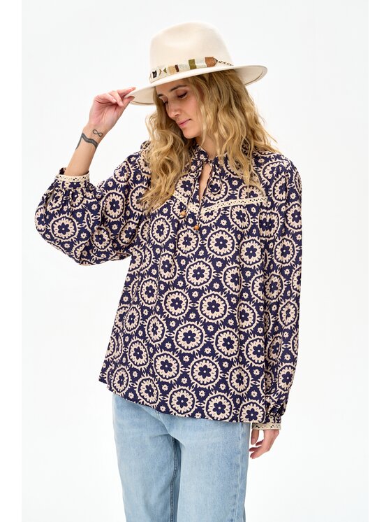 blue shadow blue shadow Bluzka Tiffani Niebieski Regular Fit