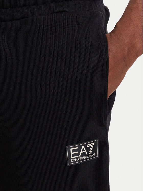 EA7 Emporio Armani EA7 Emporio Armani Tepláková souprava 7M002236 AF21822 UC001 Černá Regular Fit