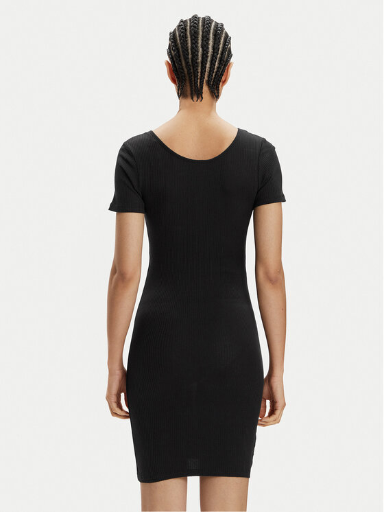 Pieces Pieces Vsakodnevna obleka Kitte 17146324 Črna Slim Fit