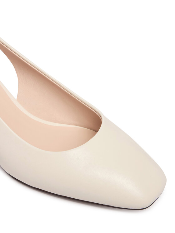 Coccinelle Coccinelle Pumps C-Everyday E4 U1L 21 02 01 Écru