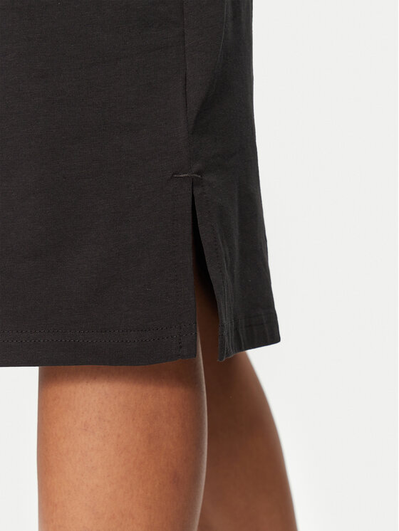 Puma Puma Повсякденна сукня Ess 685643 Чорний Slim Fit
