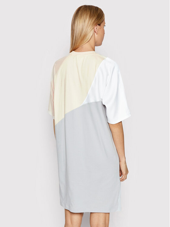 adidas Kleid für den Alltag adicolor Split HC0636 Beige Relaxed Fit |  Modivo.at