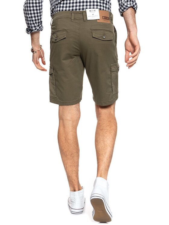 Mustang Mustang Pantaloncini di tessuto CLASSIC CARGO SHORT Marrone Regular Fit