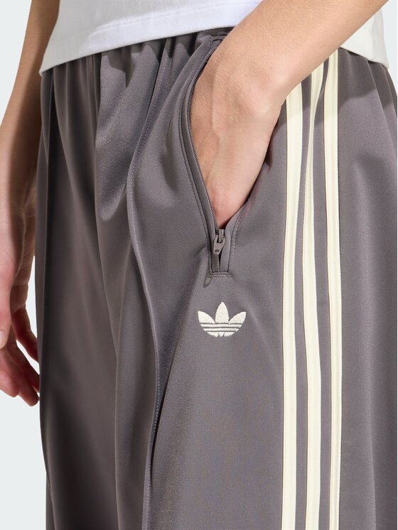 adidas adidas Spodnie dresowe 159027 Brązowy Loose Fit