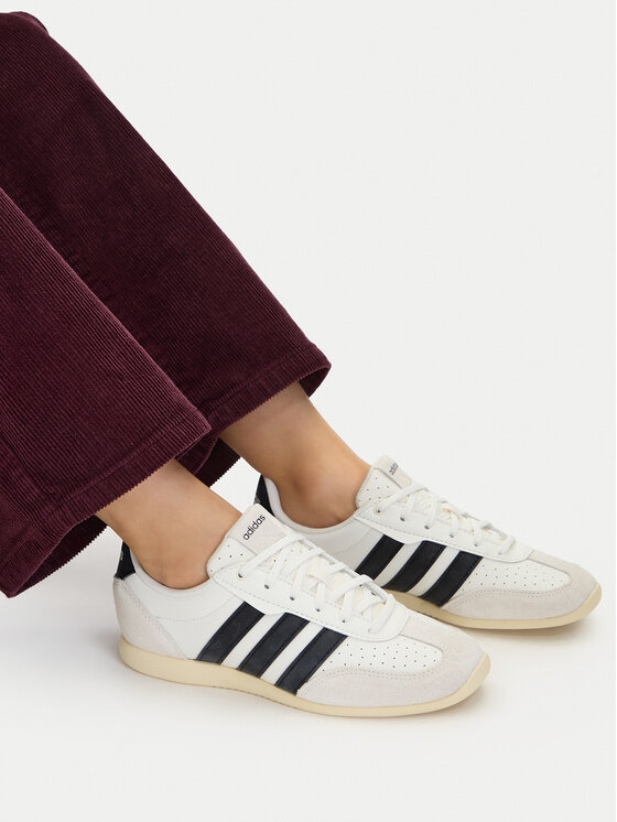 adidas Sneakers Barreda Lo KI6726 Alb