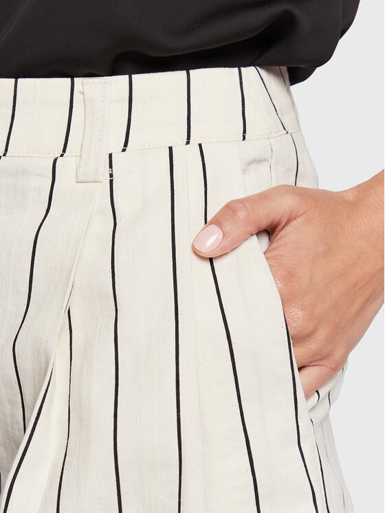 Pantaloncini di tessuto GPP23336SH Écru Loose Fit