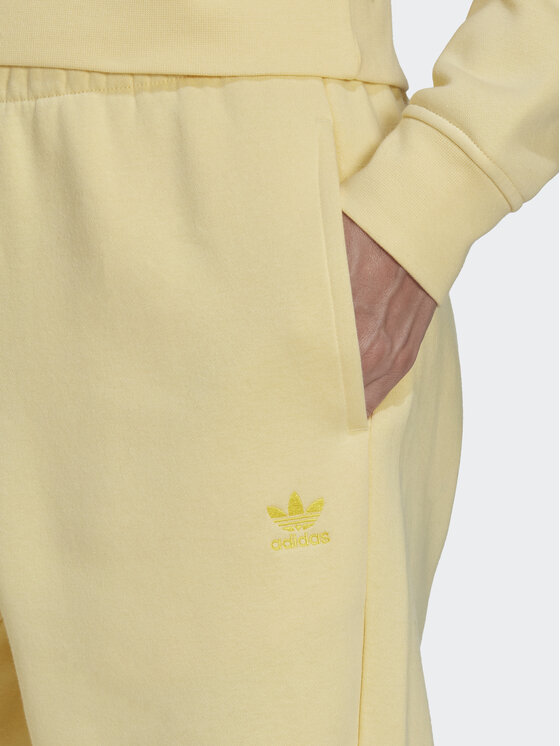 adidas adidas Spodnie dresowe IA1249 Żółty Relaxed Fit