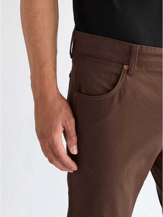 Wrangler Wrangler Pantaloni di tessuto GREENSBORO Marrone Regular Fit