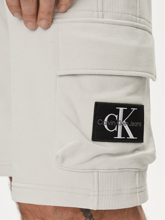 Calvin Klein Jeans Calvin Klein Jeans Szorty sportowe Monologo Badge J30J325132 Szary Regular Fit