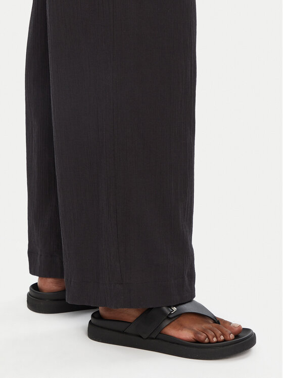 Seafolly Seafolly Pantaloni din material Crinkle 55430-PA Negru Relaxed Fit