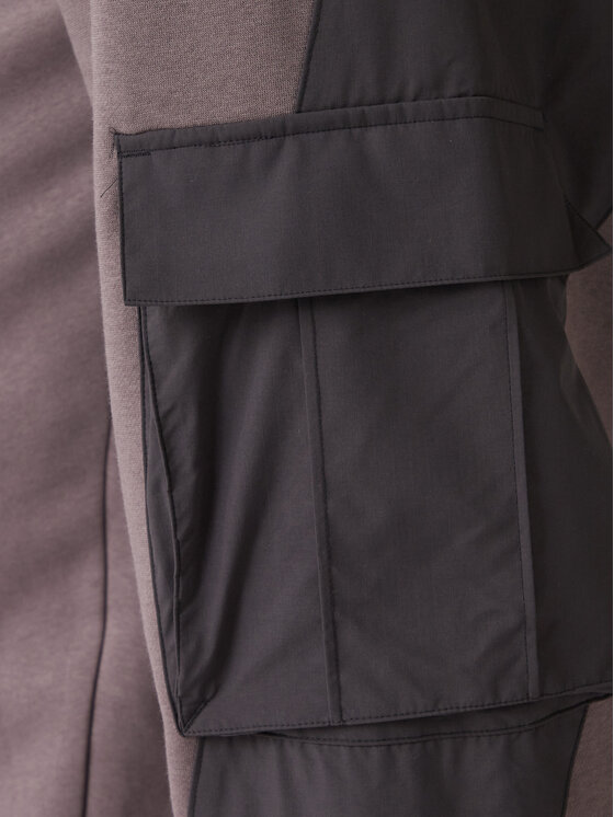 adidas adidas Donji dio trenerke JV8022 Smeđa Regular Fit