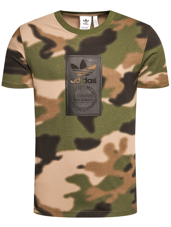 adidas T-Shirt Camo Tongue Label GN1863 Grün Regular Fit • Modivo.de