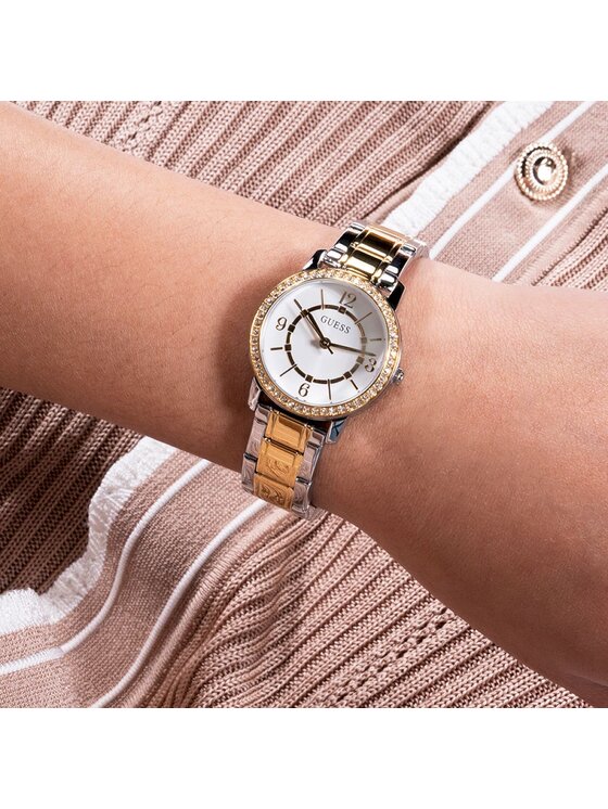 Guess Guess Hodinky GW0468L4 Stříbrná