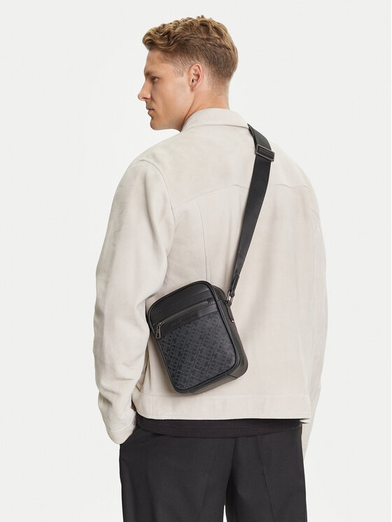 Tommy Hilfiger Tommy Hilfiger Taška cez rameno AM0AM13493 Čierna