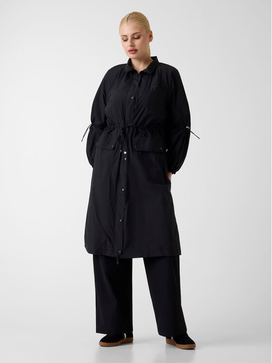 Guess Guess Bunda pro přechodné období 183669 Černá Classic Fit