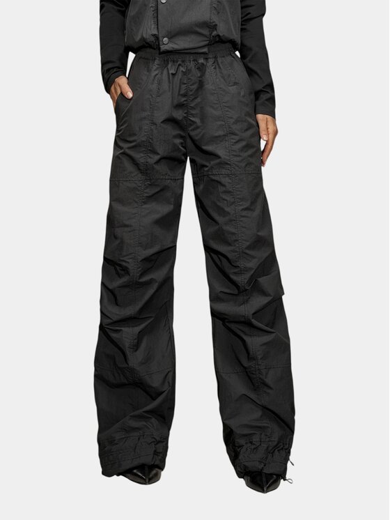 MADE BY SOCIETY MADE BY SOCIETY Spodnie materiałowe Studio - P27816 Czarny Basic Fit