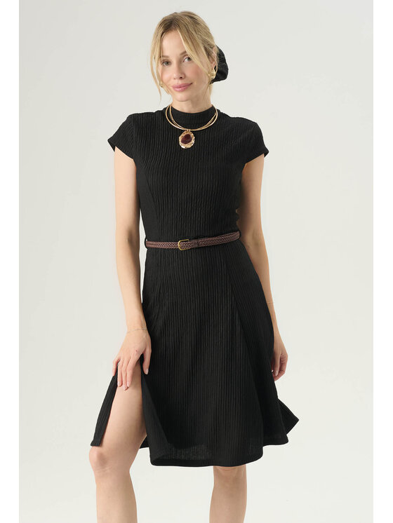 Femestage Femestage Každodenné šaty Femestage ESSENTIAL LINE DRE2940-020 Čierna Regular Fit