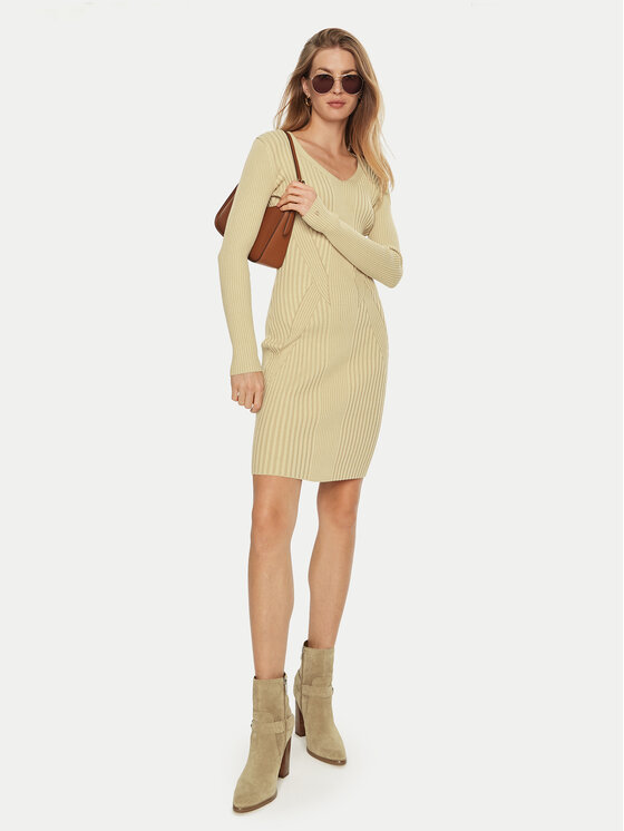 Guess Guess Трикотажна сукня Isabella W4BK07 Z3HP2 Бежевий Slim Fit