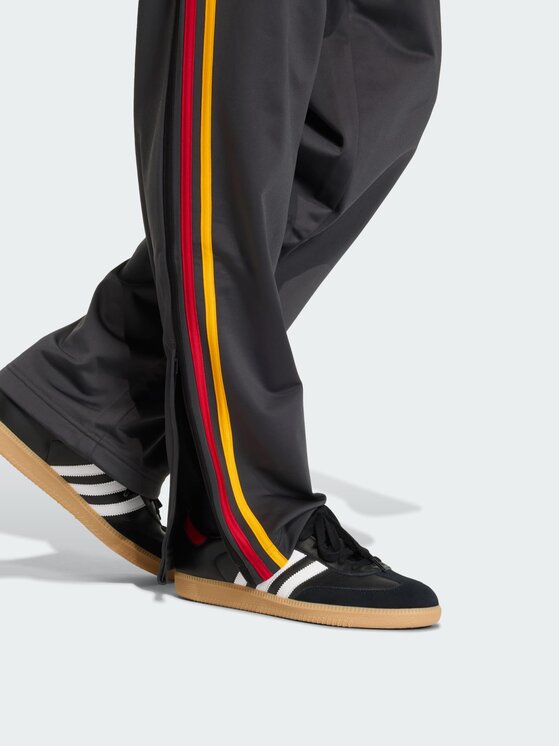 adidas adidas Spodnie dresowe FIREBIRD Czarny Regular Fit